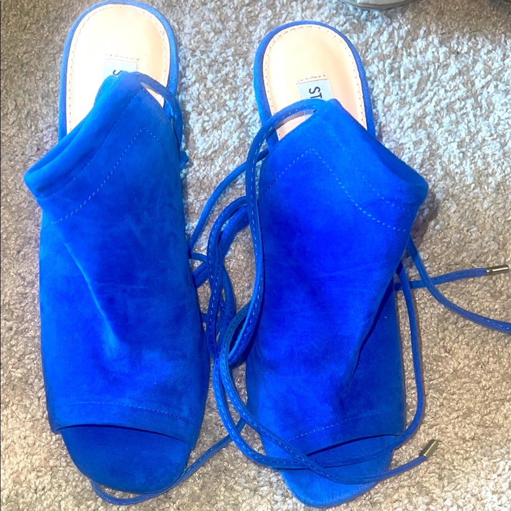 Size 9 Steve Madden Vibrant Blue tie up Mules